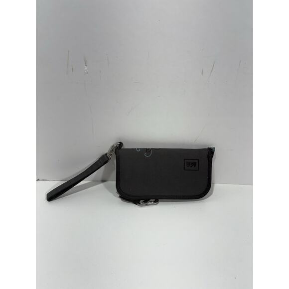 REI Grey Wristlet Wallet 5 Compartments Embroidered Heart Black Stitching - Picture 2 of 8